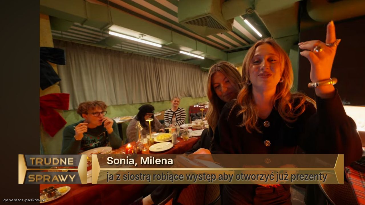 Sonia, Milena
ja z siostrą robiące występ aby otworzyć już prezenty 