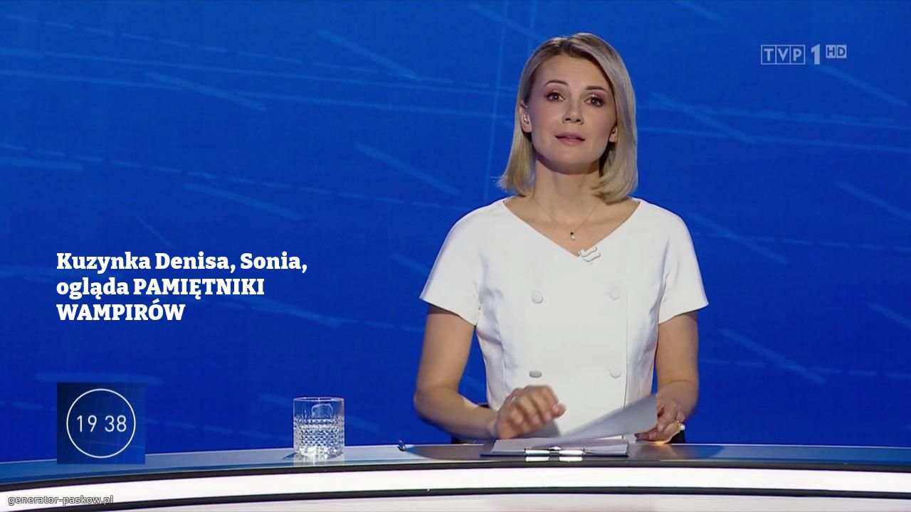 Kuzynka Denisa, Sonia, ogląda PAMIĘTNIKI WAMPIRÓW