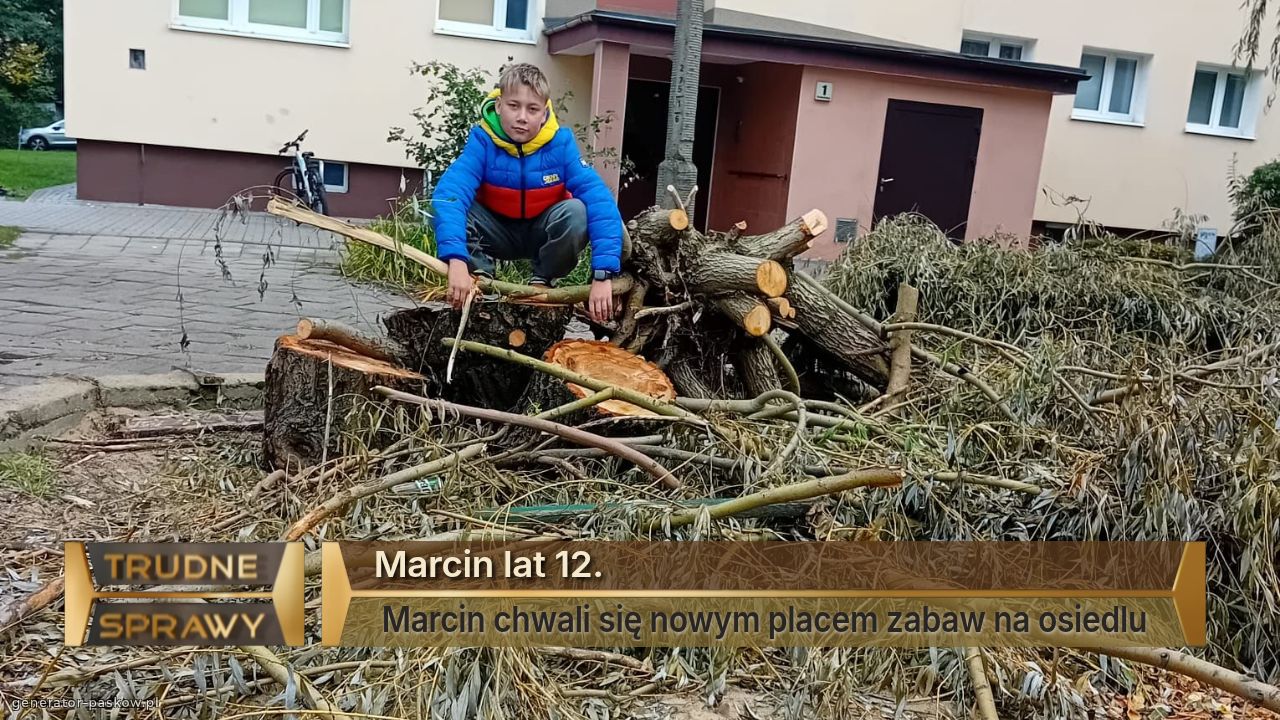 Marcin lat 12.
 Marcin chwali się nowym placem zabaw na osiedlu 