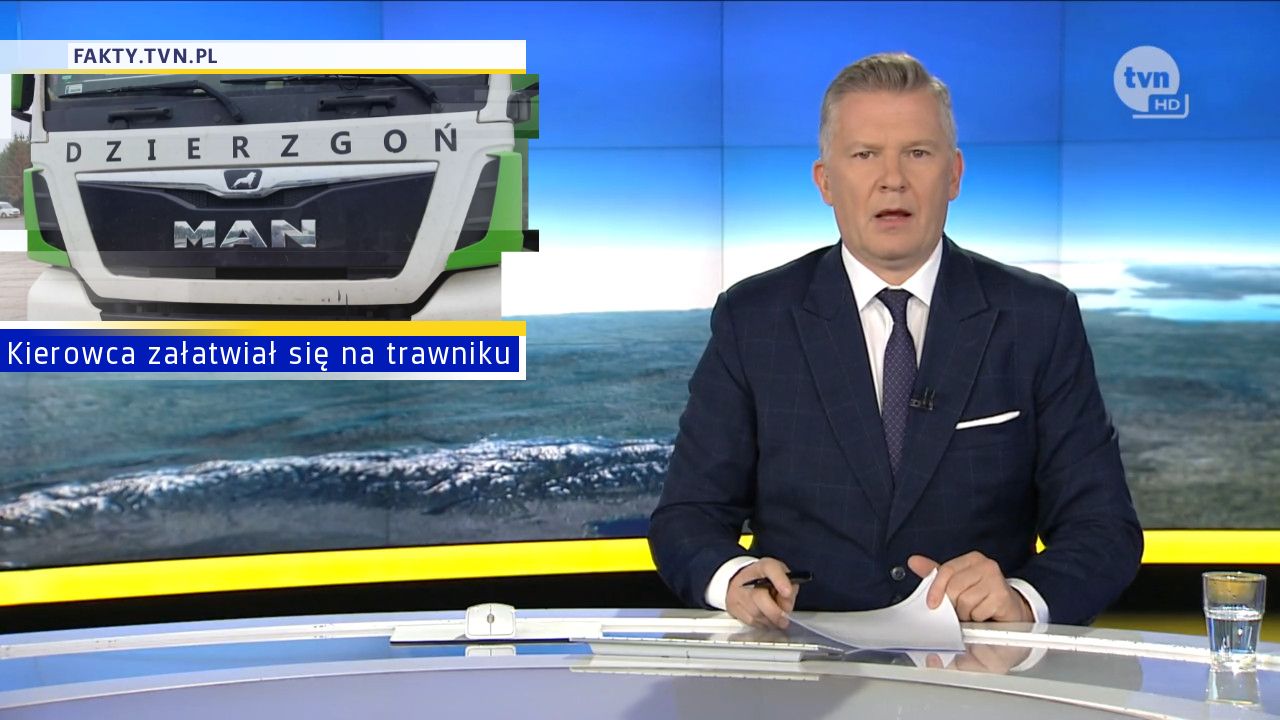 Kierowca załatwiał się na trawniku 