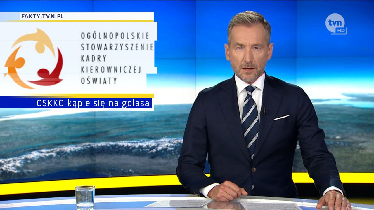 OSKKO kąpie się na golasa