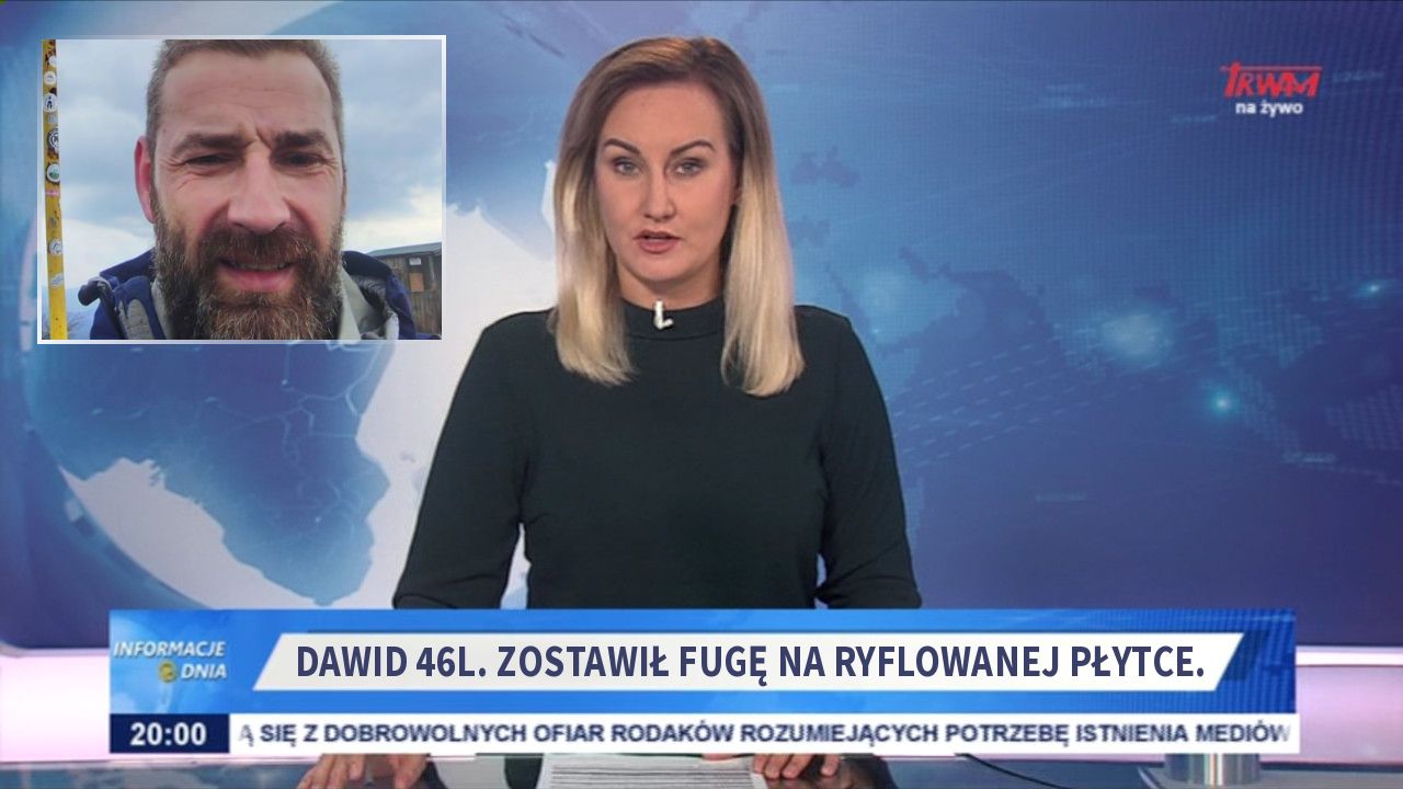 Dawid 46l. Zostawił fugę na ryflowanej płytce.